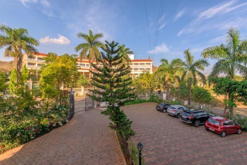 Treebo Reveniir Resort Lonavala Luaran gambar