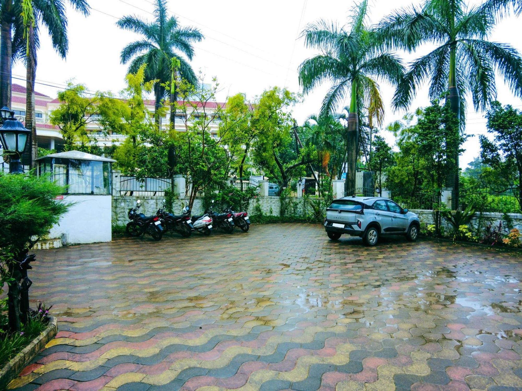Treebo Reveniir Resort Lonavala Luaran gambar